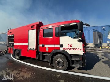 Еще фото последствий удара по "Галактике" в Мариуполе