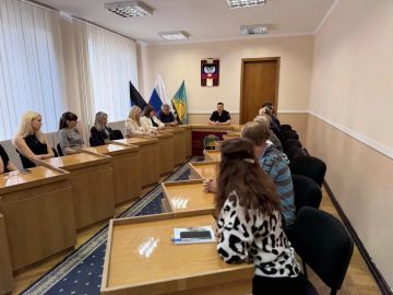 Сегодня, 7 сентября, в Управе Кировского внутригородского района Администрации городского округа Макеевка Донецкой Народной Республики, сотрудники Министерства внутренних дел провели разъяснительную беседу в трудовом...