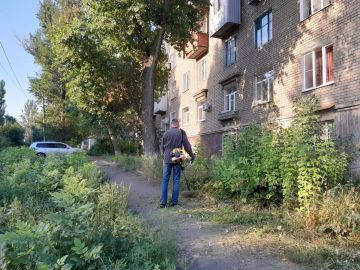 В Центрально-Городском внутригородском районе, продолжается акция "Маленькие добрые дела"