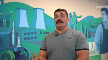 «Больше общаться не через телефоны и СМС»: Дмитрий Халаджи дал советы молодежи в Старобешево