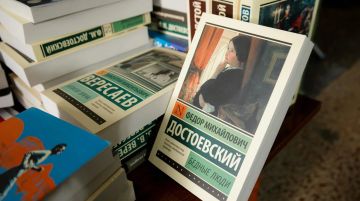 Для души и поддержка в жизни: в Макеевке открылись две народные библиотеки