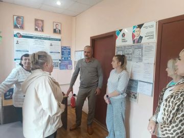 Сегодня, 22 сентября в Червоногвардейском районе депутат Макеевского городского совета ДНР первого созыва Игорь Сепик провел встречу с жителями жилого массива Карла Маркса в общественной приемной