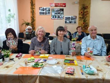 Цветы необычной красоты: творческая встреча в Центре социального обслуживания