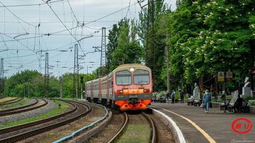 Вниманию пассажиров!. В сутки 28.09.2026 г. поезд № 6374 отправлением со станции Енакиево в 17 час 28 мин от ст. Енакиево до ст. Макеевка –Пасс