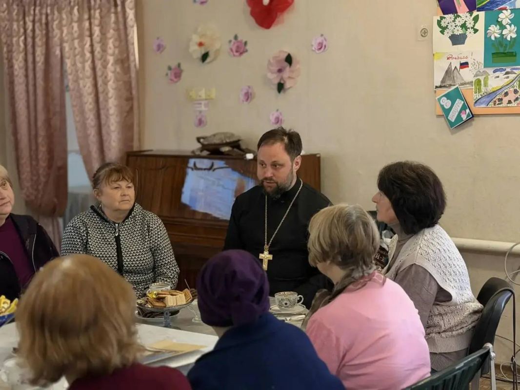 Сегодня, 15 октября, на базе Государственного бюджетного учреждения социального обслуживания «Центр социального обслуживания населения Центрально-Городского района города Макеевки», в целью реализации проекта «Старшее...