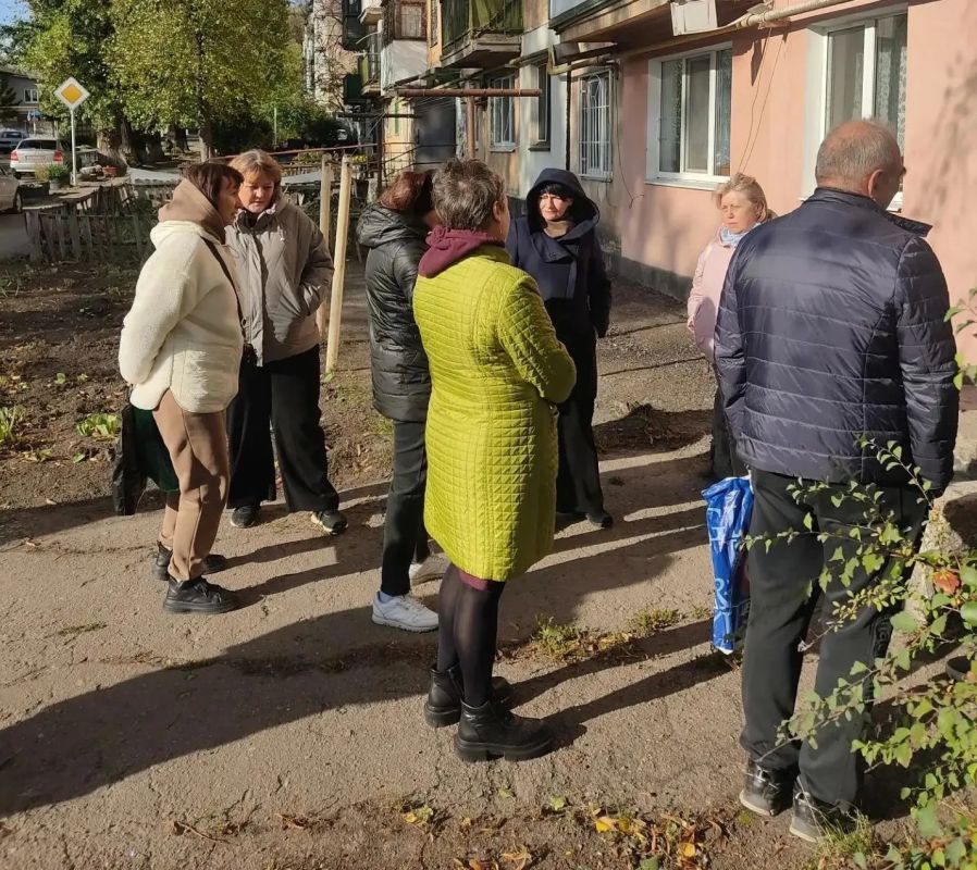 На кв-л Химик, д. 16, было проведено дополнительное обследование с Макеевским филиалом Единого регионального фонда по управлению МКД ДНР и филиалом «Макеевское ПУВКХ» ГУП ДНР «Вода Донбасса», в ходе которого было выявлено...